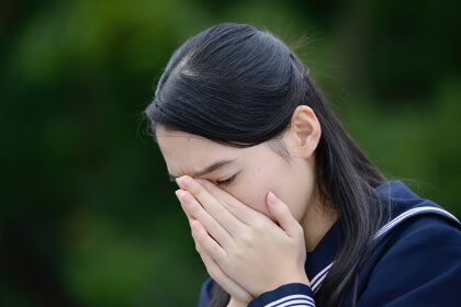 ストレスに悩む中学生女子